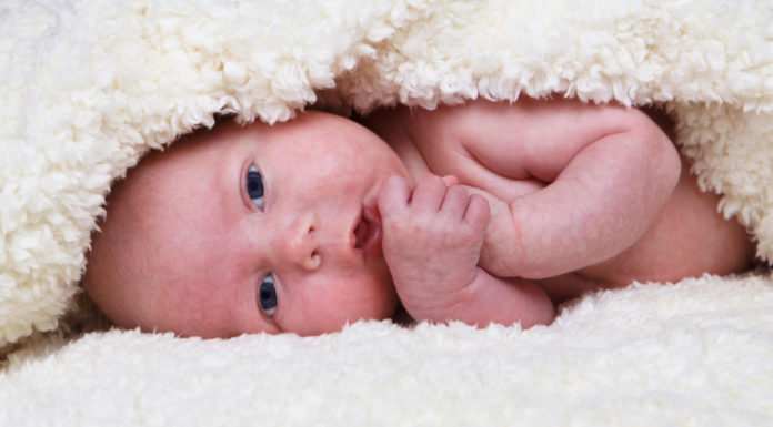 Soluço em recém-nascido Soluço em recém-nascido